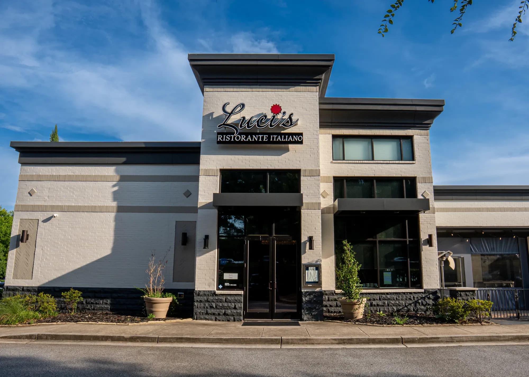 The facade of Luci's Ristorante Italiano in Alpharetta